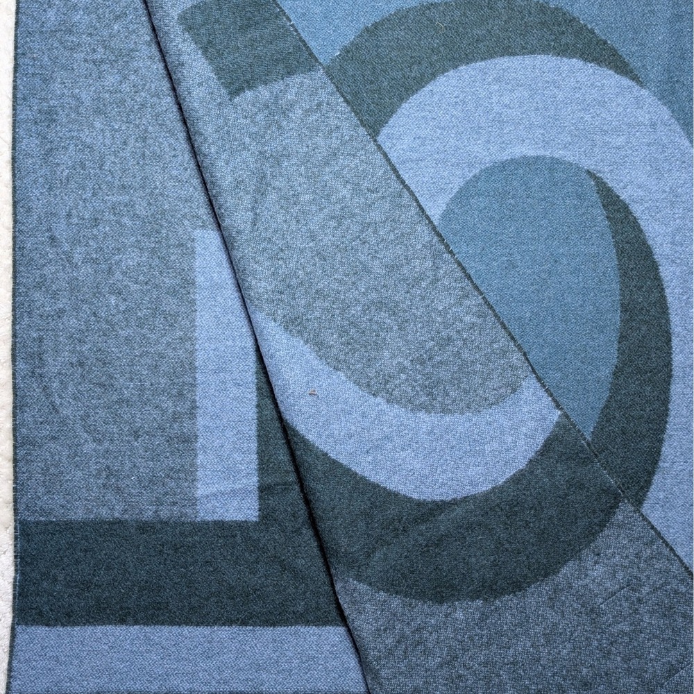 FIGS‎ Scarf Unisex Blue Logo Print Knit Wrap Medical Scrubs Branded Shawl Winter